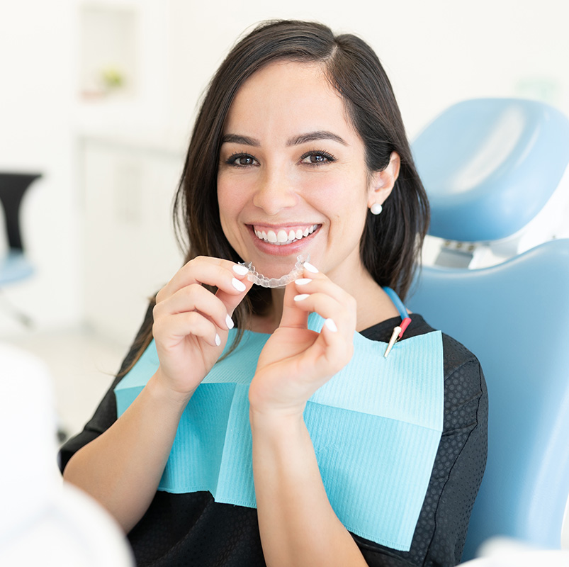 Darryl Lieberman, DDS   Associates | Dental Cleanings, Extractions and Implant Restorations